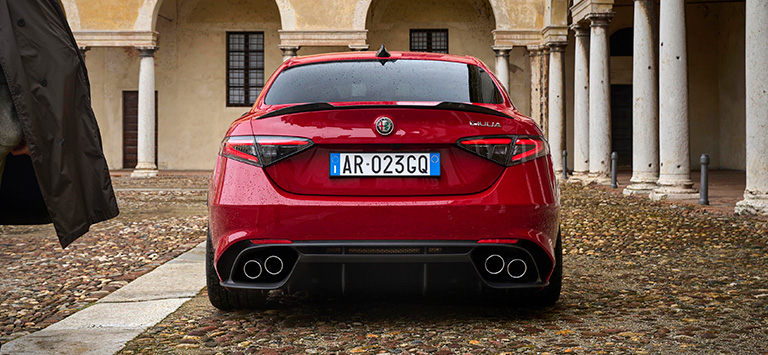 Alfa Romeo Giulia QV/Werksgarantie/Carbon/Xenon/Rosso Comp.