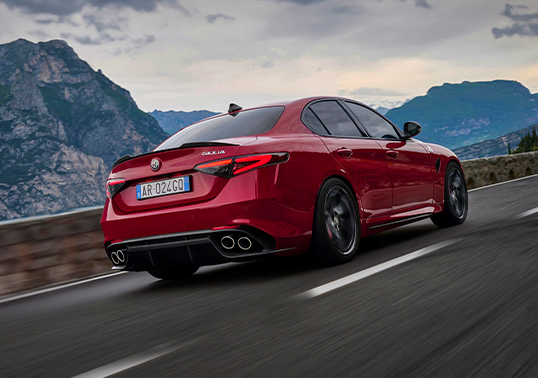 Alfa Romeo Giulia Quadrifoglio - MY24 - Driving Dynamics