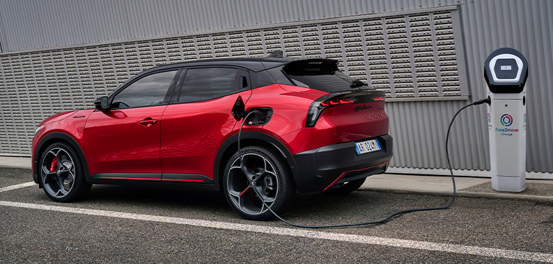 Alfa Romeo Junior - Junior Elettrica - Charged - Public charging