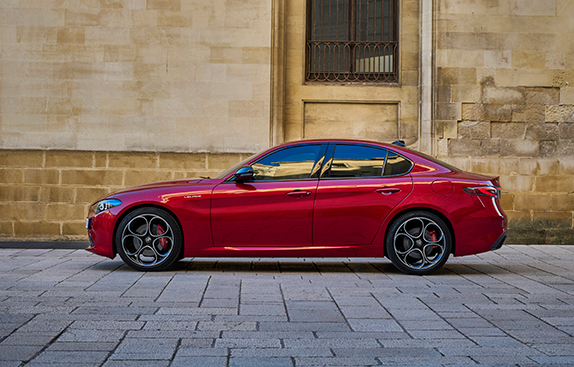 Alfa Romeo Saloon Cars - What is a Saloon Car