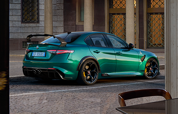 Alfa Romeo Sports Car - Engine