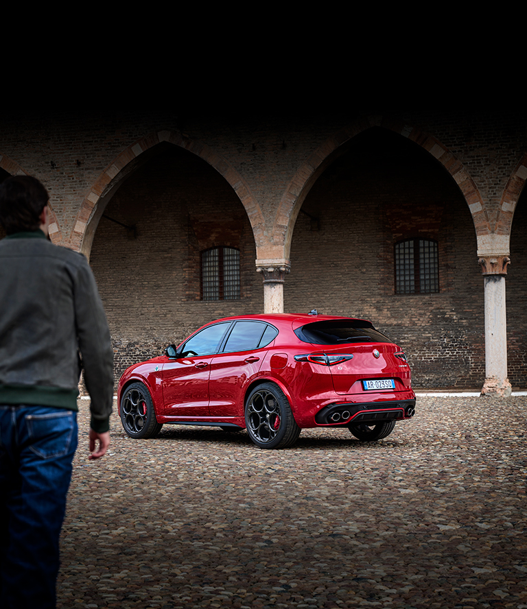 Alfa Romeo Stelvio Quadrifoglio - Premium SUV