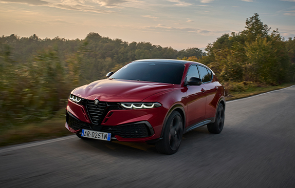 Alfa Romeo SUV - Electrifying
