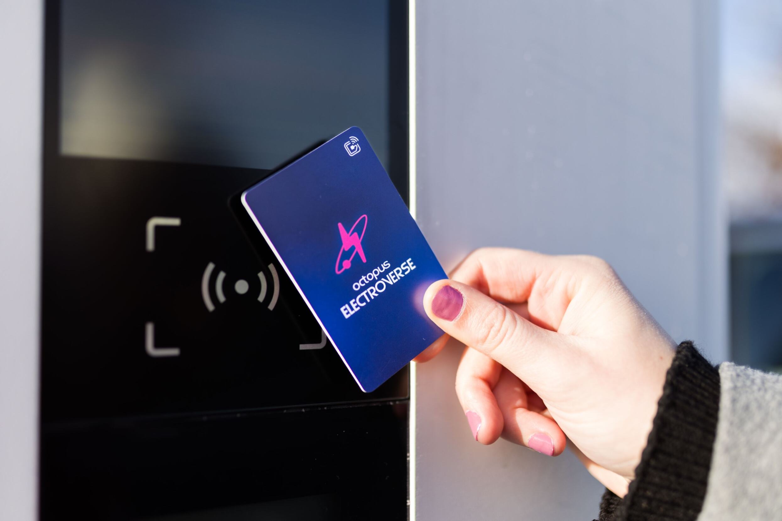 Alfa Romeo Electric Car Technology - RFID Key Card - Easy Access Technology